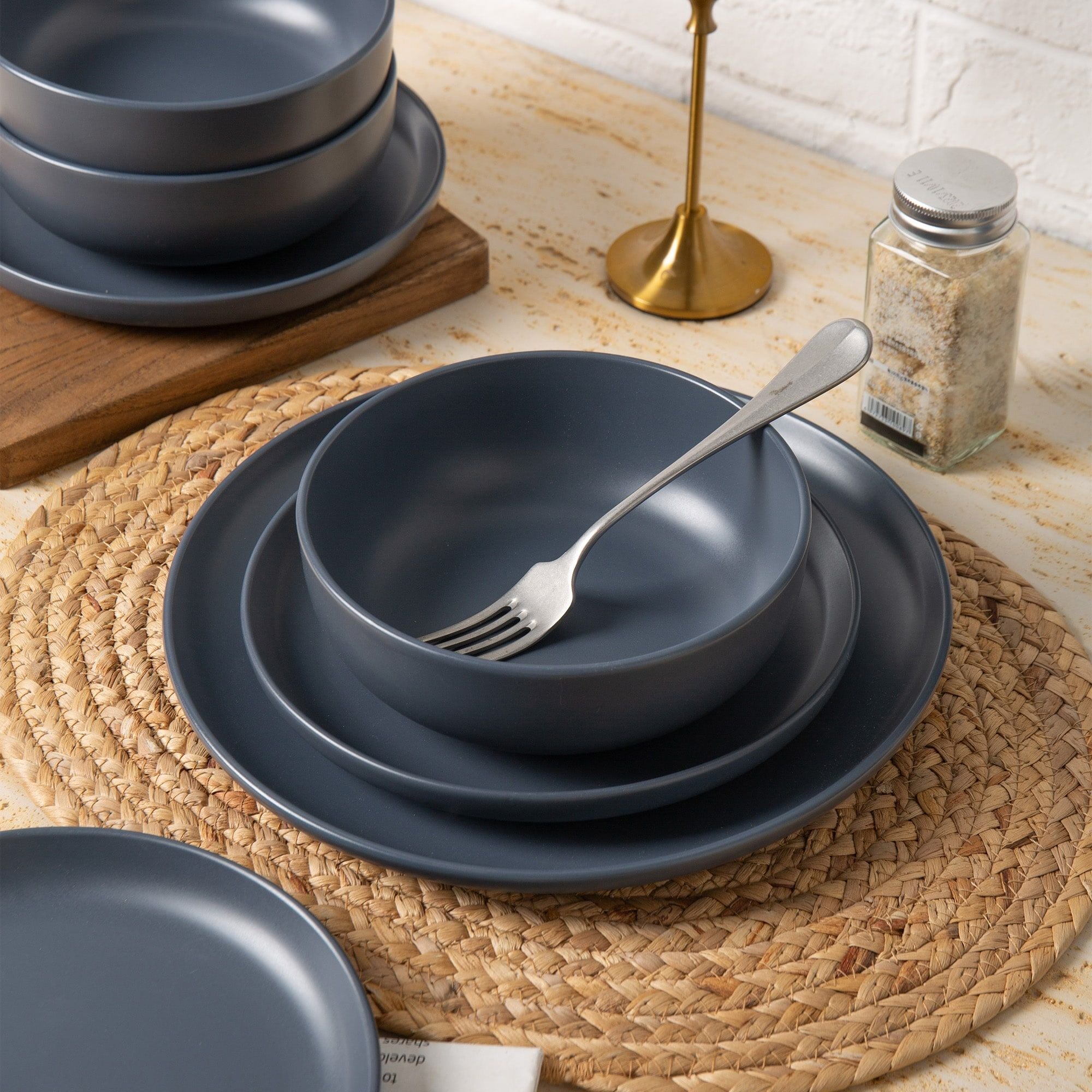 Stoneware Dinnerware Set with Mugs (12-Piece)
